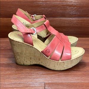 Børn NWOT coral leather wedge sandals  Size 10